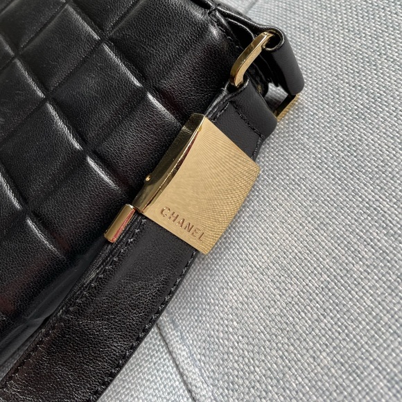 Chanel Vintage Chocolat Black Leather Shoulder Bag - Picture 8 of 8